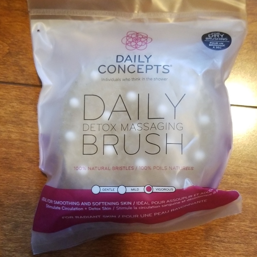 Daily concepts makeup brush